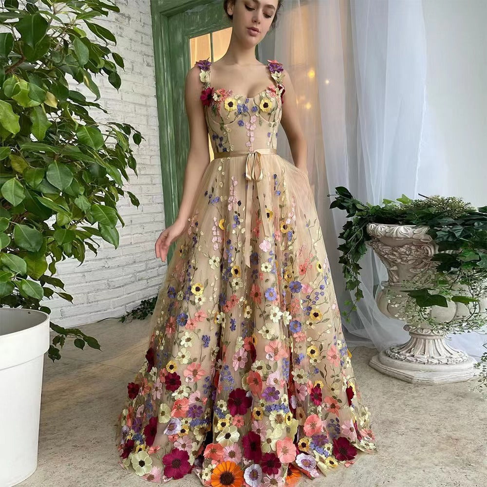 Three-dimensional flower fashion embroidery hip-hugging sexy dress