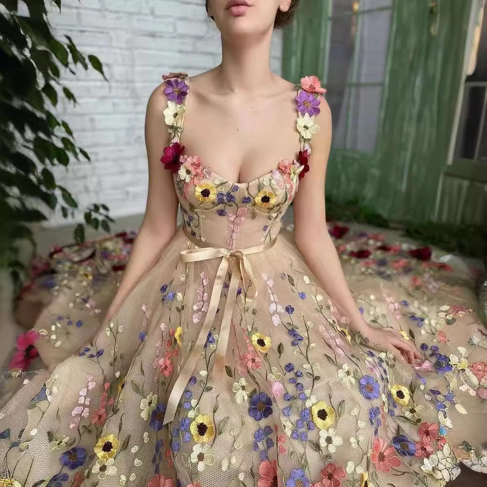 Three-dimensional flower fashion embroidery hip-hugging sexy dress