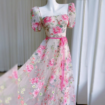 Three-dimensional flower fashion embroidery hip-hugging sexy dress